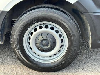 Volkswagen Crafter 2.0 TDI CR35 Trendline FWD LWB High Roof Euro 6 (s/s) 5dr