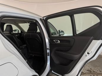 Volvo XC40 1.5h T4 Recharge 10.7kWh Inscription Auto Euro 6 (s/s) 5dr