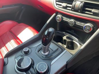 Alfa Romeo Giulia 2.0T Veloce Auto Euro 6 (s/s) 4dr