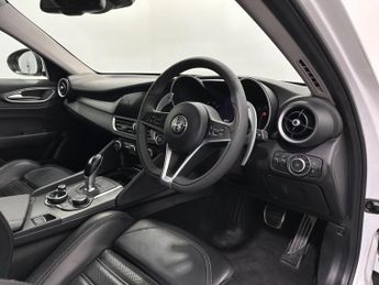 Alfa Romeo Giulia 2.0T Veloce Auto Euro 6 (s/s) 4dr