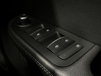 Alfa Romeo Giulia 2.0T Veloce Auto Euro 6 (s/s) 4dr