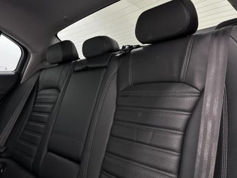 Alfa Romeo Giulia 2.0T Veloce Auto Euro 6 (s/s) 4dr