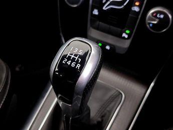 Volvo V40 2.0 T2 R-Design Nav Plus Euro 6 (s/s) 5dr