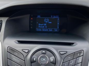 Ford Focus 1.6 Zetec Powershift Euro 5 5dr