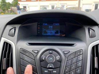 Ford Focus 1.6 Zetec Powershift Euro 5 5dr