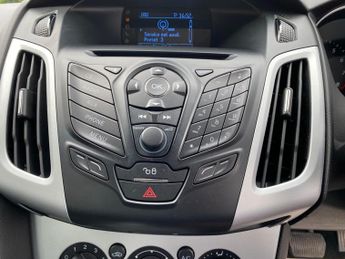 Ford Focus 1.6 Zetec Powershift Euro 5 5dr