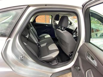 Ford Focus 1.6 Zetec Powershift Euro 5 5dr