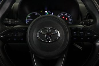Toyota Yaris 1.5 VVT-h Icon E-CVT Euro 6 (s/s) 5dr