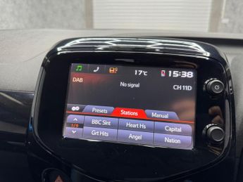 Toyota AYGO 1.0 VVT-i x-cite x-shift Euro 6 5dr