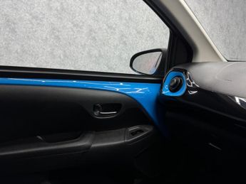 Toyota AYGO 1.0 VVT-i x-cite x-shift Euro 6 5dr