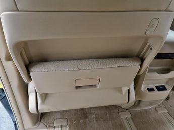 Toyota Alphard 2.4 HYBRID E-FOUR + GL PACKAGE
