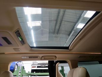 Toyota Alphard 2.4 HYBRID E-FOUR + GL PACKAGE