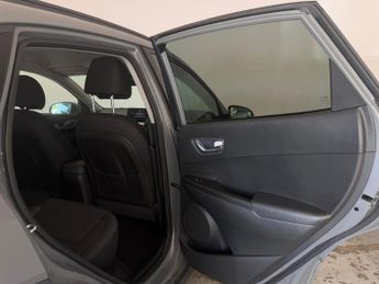 Hyundai KONA 64kWh Premium Auto 5dr (7kW Charger)