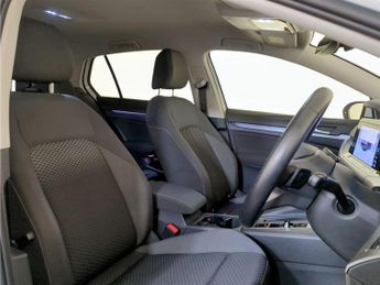 Volkswagen Golf 1.5 eTSI MHEV Active DSG Euro 6 (s/s) 5dr
