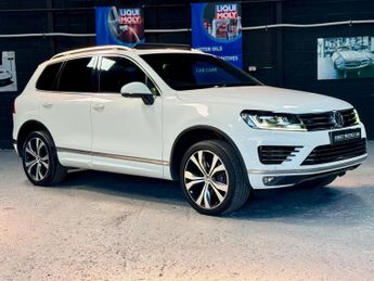 Volkswagen Touareg 3.0 TDI V6 BlueMotion Tech R-Line Tiptronic 4WD Euro 6 (s/s) 5dr