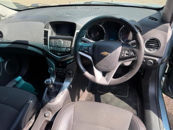 Chevrolet Cruze 1.7 VCDi LTZ Euro 5 (s/s) 5dr (Nav)