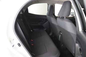 Toyota Yaris 1.5 VVT-h Design E-CVT Euro 6 (s/s) 5dr