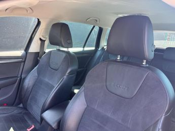 Skoda Octavia 2.0 TDI Scout DSG 4WD Euro 6 (s/s) 5dr
