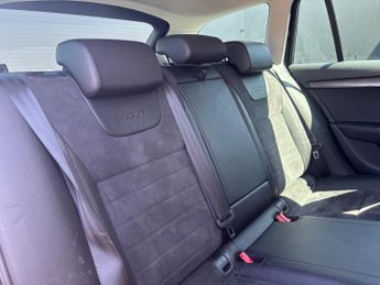 Skoda Octavia 2.0 TDI Scout DSG 4WD Euro 6 (s/s) 5dr