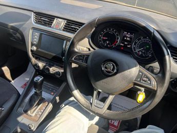 Skoda Octavia 2.0 TDI Scout DSG 4WD Euro 6 (s/s) 5dr
