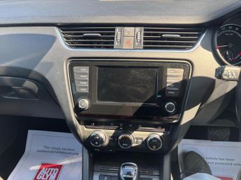 Skoda Octavia 2.0 TDI Scout DSG 4WD Euro 6 (s/s) 5dr