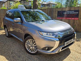Mitsubishi Outlander 2.4h TwinMotor 13.8kWh Dynamic CVT 4WD Euro 6 (s/s) 5dr