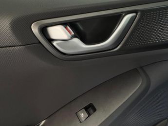 Hyundai IONIQ 1.6 h-GDi Premium SE DCT Euro 6 (s/s) 5dr