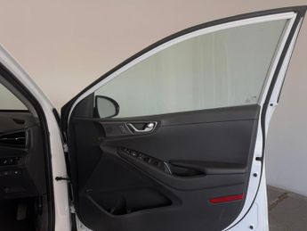Hyundai IONIQ 1.6 h-GDi Premium SE DCT Euro 6 (s/s) 5dr