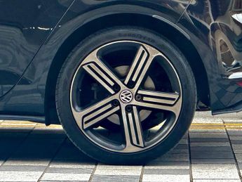 Volkswagen Golf 1.4 TSI BlueMotion Tech SE Euro 5 (s/s) 5dr