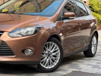Ford Focus 1.0T EcoBoost Zetec Navigator Euro 5 (s/s) 5dr