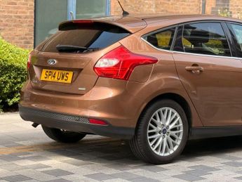Ford Focus 1.0T EcoBoost Zetec Navigator Euro 5 (s/s) 5dr