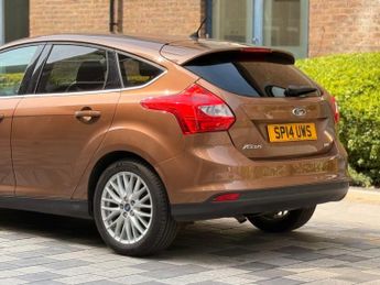 Ford Focus 1.0T EcoBoost Zetec Navigator Euro 5 (s/s) 5dr
