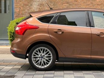 Ford Focus 1.0T EcoBoost Zetec Navigator Euro 5 (s/s) 5dr