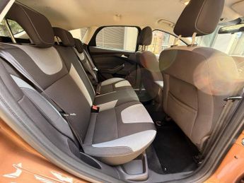 Ford Focus 1.0T EcoBoost Zetec Navigator Euro 5 (s/s) 5dr