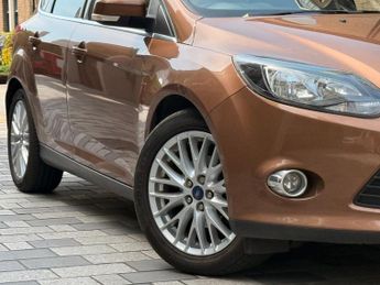 Ford Focus 1.0T EcoBoost Zetec Navigator Euro 5 (s/s) 5dr