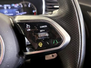 Jaguar F-PACE 2.0 D200 MHEV R-Dynamic S Auto AWD Euro 6 (s/s) 5dr