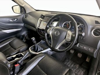 Nissan Navara 2.3 dCi Tekna 4WD Euro 6 (s/s) 4dr