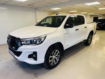 Toyota Hi Lux 2.4 D-4D Invincible X 4WD Euro 6 (s/s) 4dr (TSS)