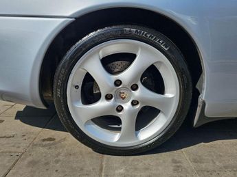 Porsche 911 3.6 996 Carrera 2 Cabriolet Tiptronic S 2dr