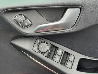 Ford Fiesta 1.0T EcoBoost MHEV Titanium Vignale Euro 6 (s/s) 5dr