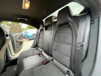 Mercedes-Benz CLA 2.1 CLA220 CDI AMG Sport Coupe 7G-DCT Euro 6 (s/s) 4dr