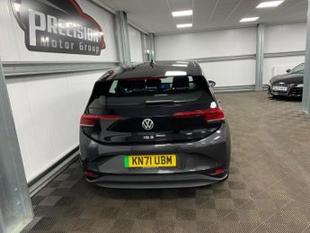 Volkswagen ID.3 Pro Performance 58kWh Life Auto 5dr