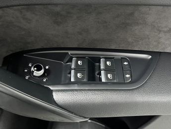 Audi Q5 2.0 TDI 40 S line S Tronic quattro Euro 6 (s/s) 5dr
