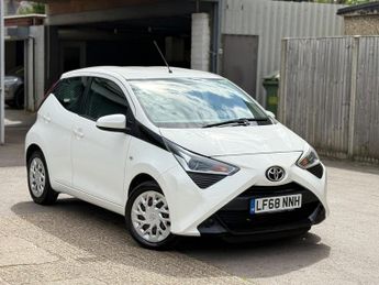 Toyota AYGO 1.0 VVT-i x-play Euro 6 5dr