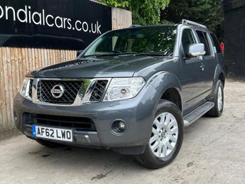 Nissan Pathfinder 2.5 dCi Tekna 4WD Euro 5 5dr