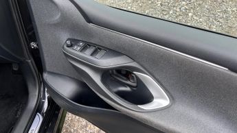 Toyota Yaris 1.5 VVT-h Design E-CVT Euro 6 (s/s) 5dr