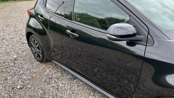 Toyota Yaris 1.5 VVT-h Design E-CVT Euro 6 (s/s) 5dr