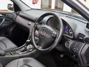 Mercedes-Benz C Class 5.4 C55 AMG saloon 4dr petrol Automatic