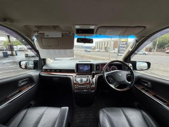 Nissan Elgrand 
