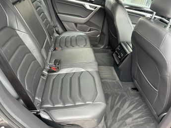 Volkswagen Touareg 3.0 TDI V6 SEL Tiptronic 4Motion Euro 6 (s/s) 5dr